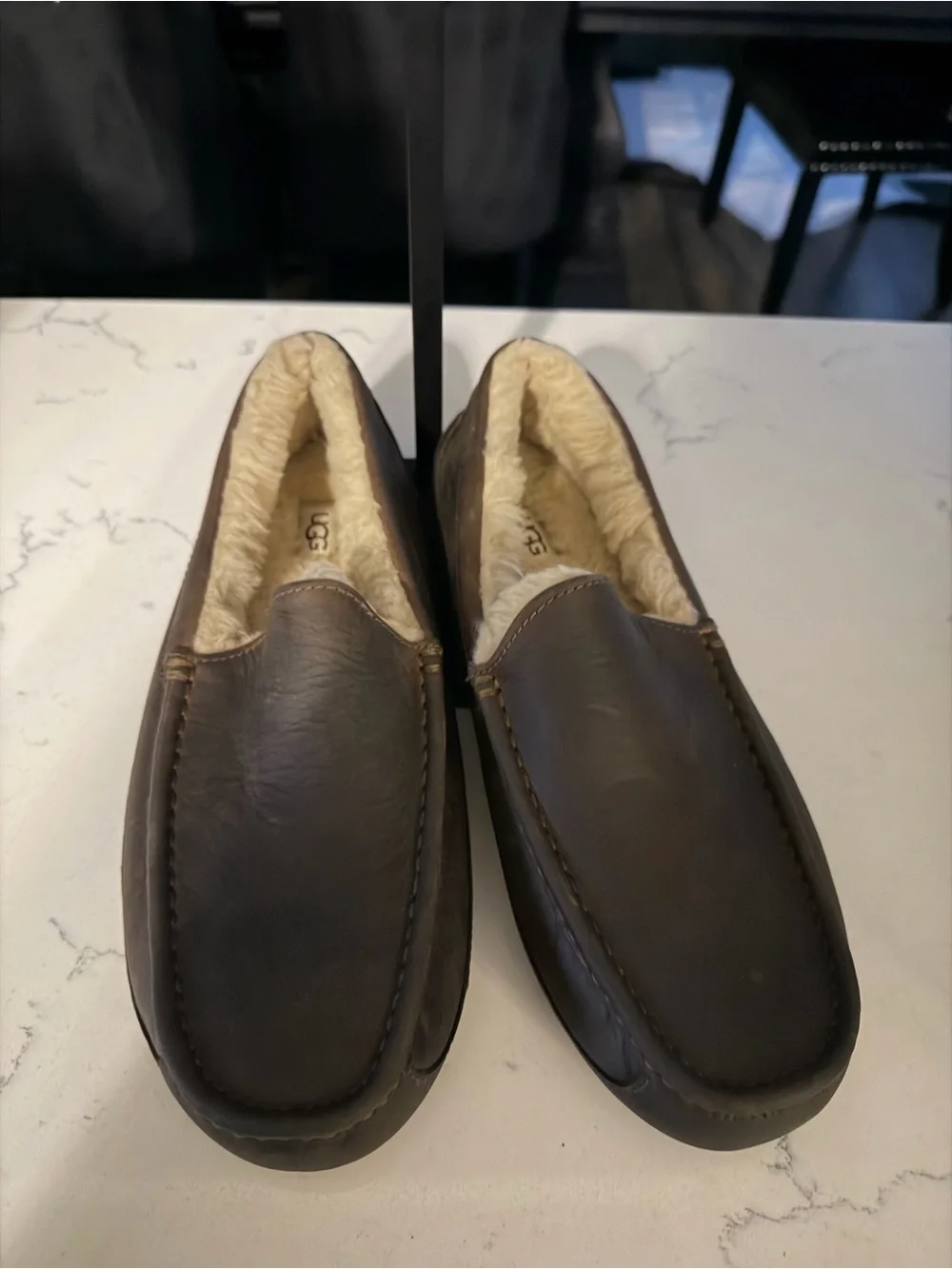 NEW UGG Men's Dark Brown Leather Shearling-Lined Slip-Ons